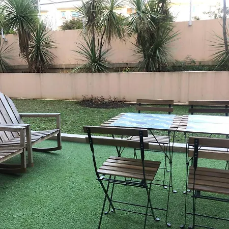 Studio Terrace Near Beach
